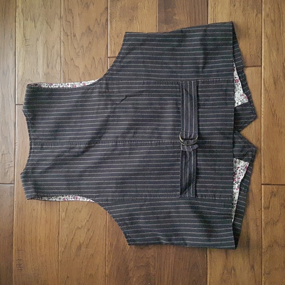 Revolution by Ricki’s Striped Outside Floral Inside Vest Women's Size 16 - Picture 4 of 12